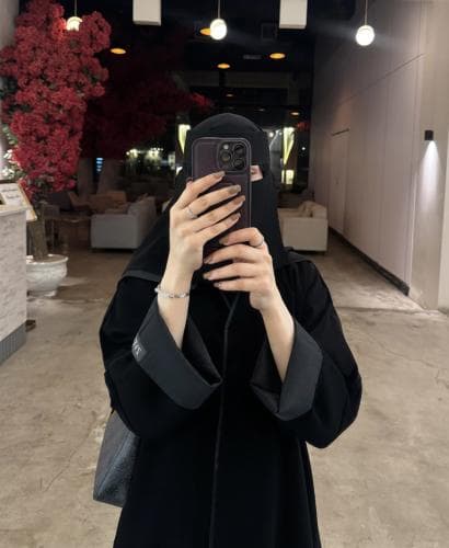 عباية كرز أسود